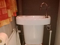 WiCi Concept Handwaschbecken, auf die Toilette anpassungsfähiges - Herr C (Belgien) - 1 of 2